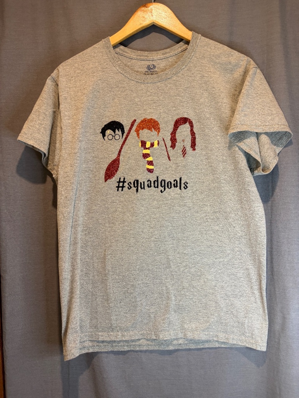 Harry Potter T-Shirt Unisex Medium Glitter Graphic Squad Goals Gray